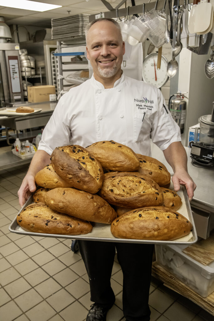 What Are the Pros and Cons of Retirement Communities? 1 north hill Dining Services