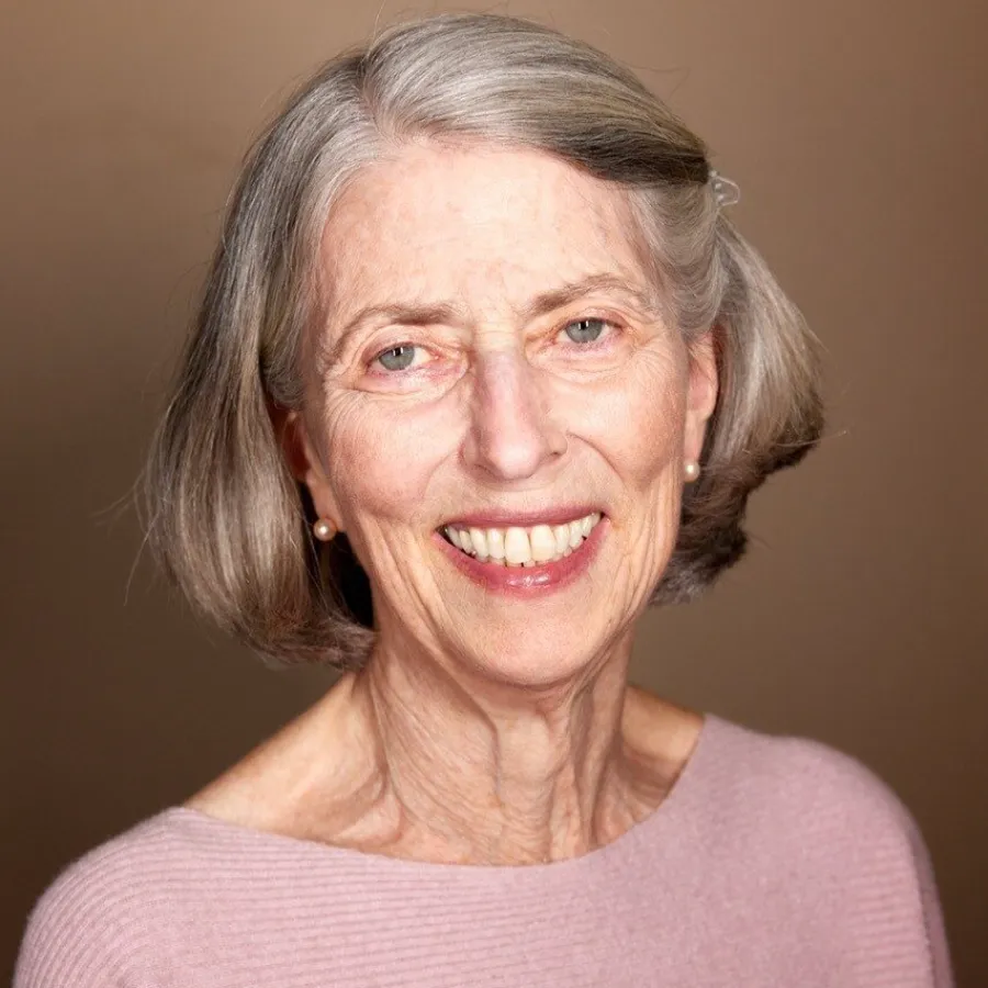 Elizabeth Handel e1736349885554