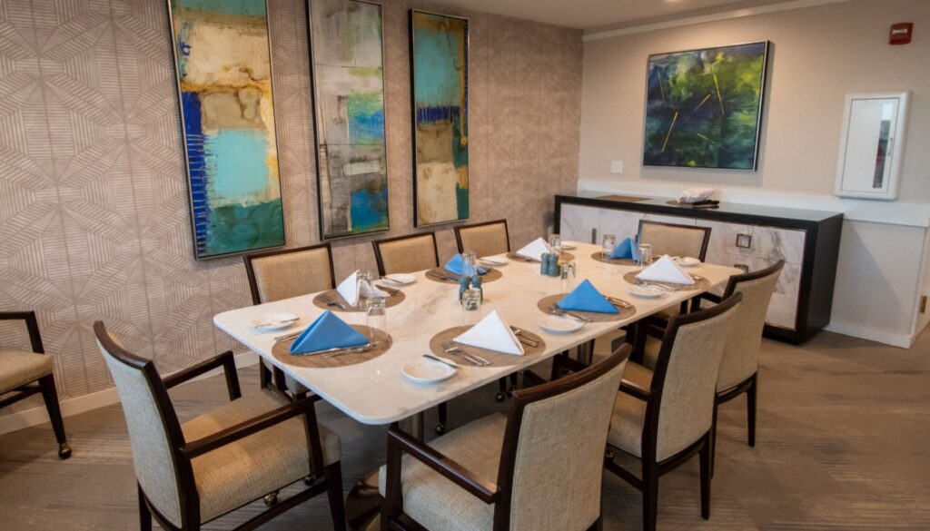 dining options at north hill 004